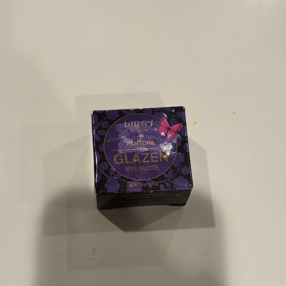butter LONDON Glazen Eye Gloss in Purple Packaging